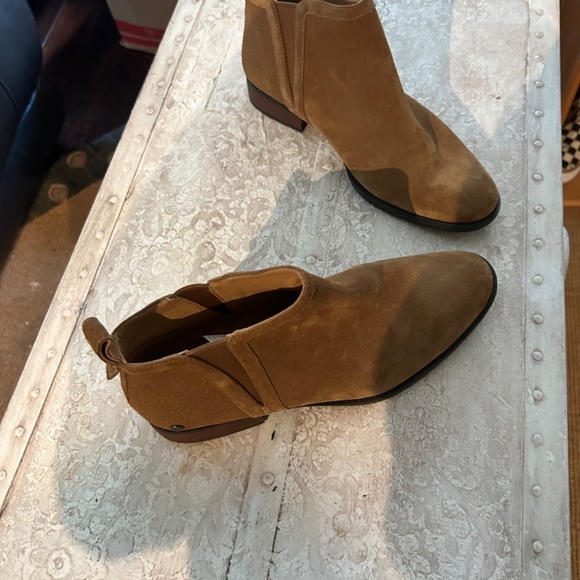 Uggs Chelsea bootie suede size 10 - Picture 8 of 10